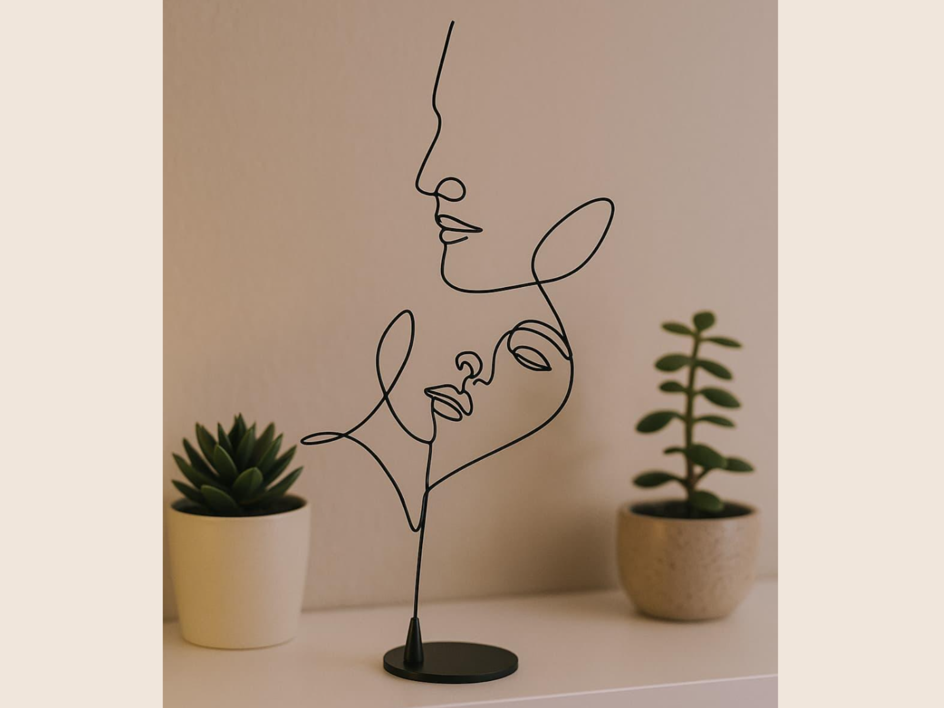 Adorno Minimalista "Abrazo de Líneas" - Image 3