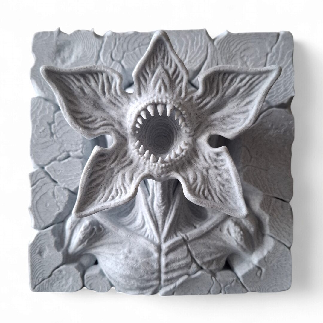 Escultura en Relieve Demogorgon